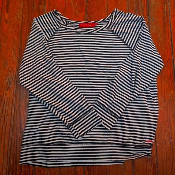 Philanthropy top - Picture 1 of 2